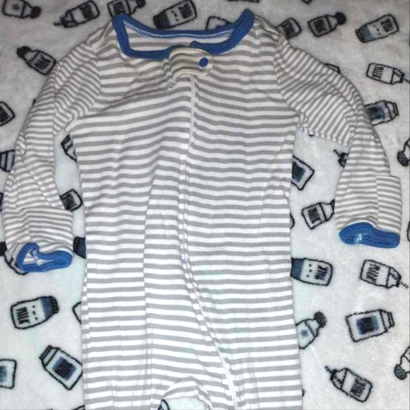 Different Baby Rompers - Picture 3 of 3